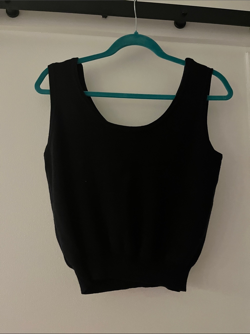 Black Sleeveless Scoop Neck Top - Women